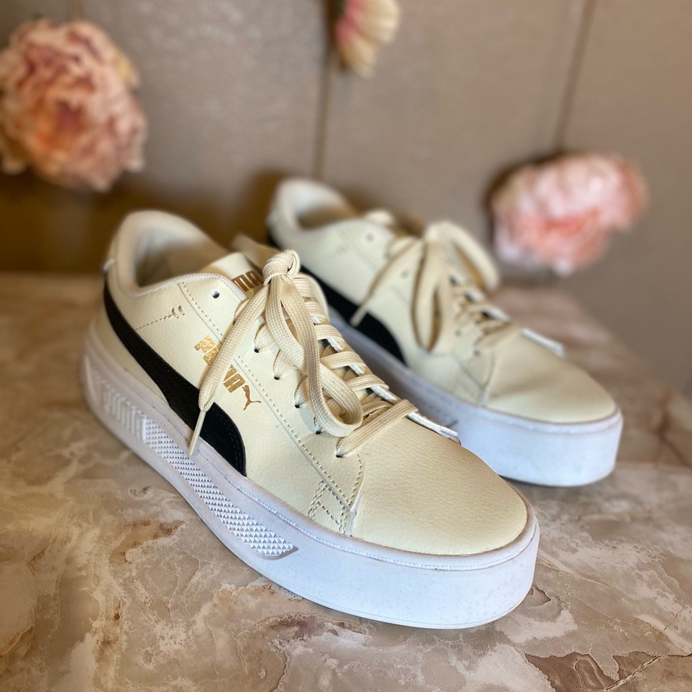 Women’s Puma Sneakers